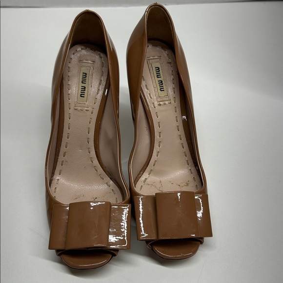 Miu Miu Heels Open Toe Patent Leather Bow Block Heel Tan Brown Size 38.5 US 8.5 - Picture 4 of 11